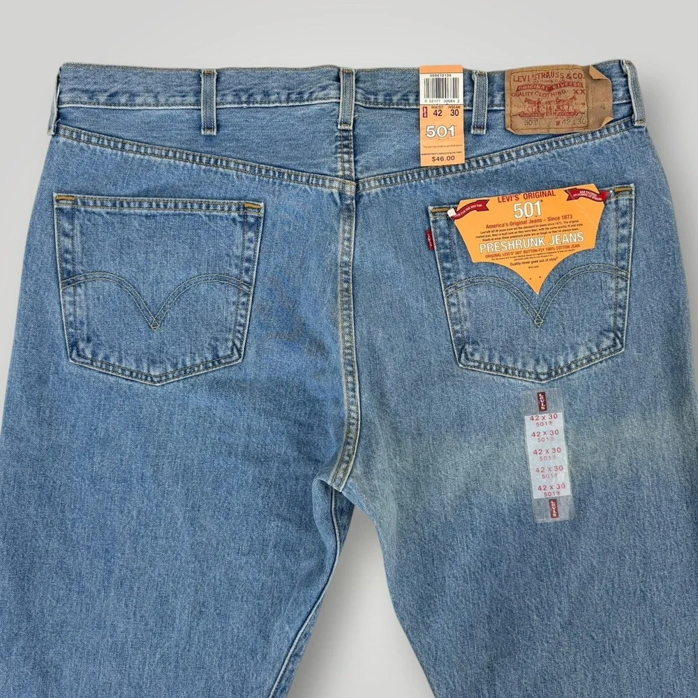 NWT Levi's 501 Jeans 42x31 Button Fly Straight Leg‎ Blue Denim Colombia